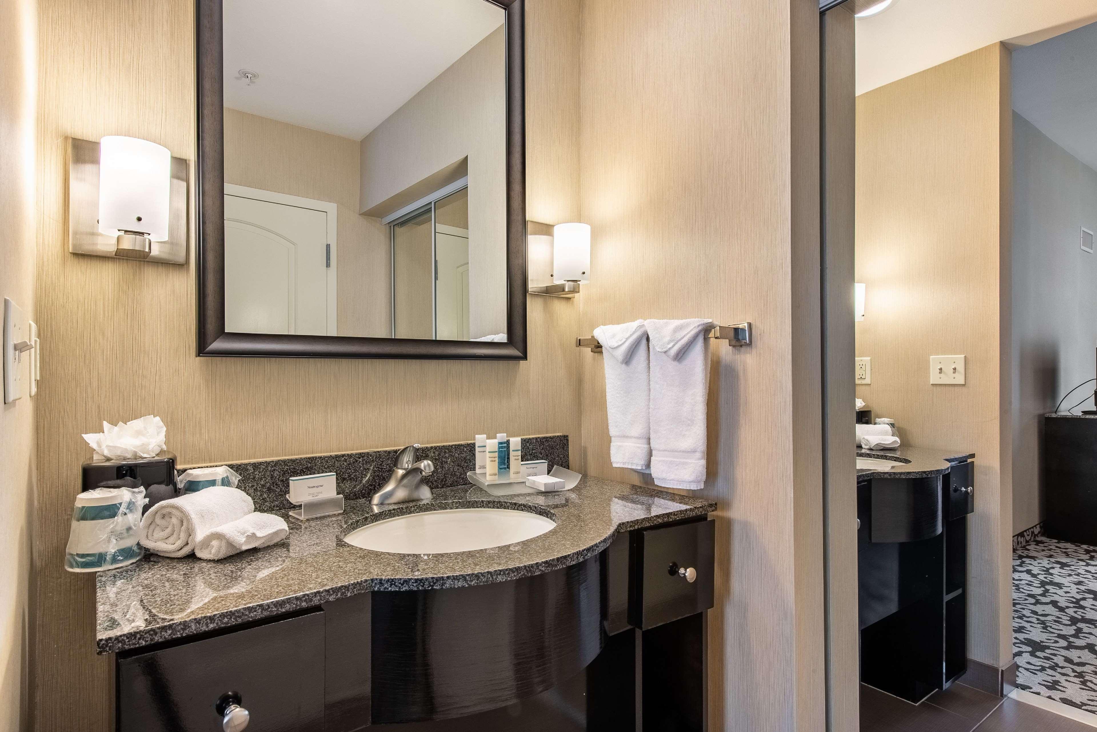 Homewood Suites By Hilton Oxnard/Camarillo Экстерьер фото